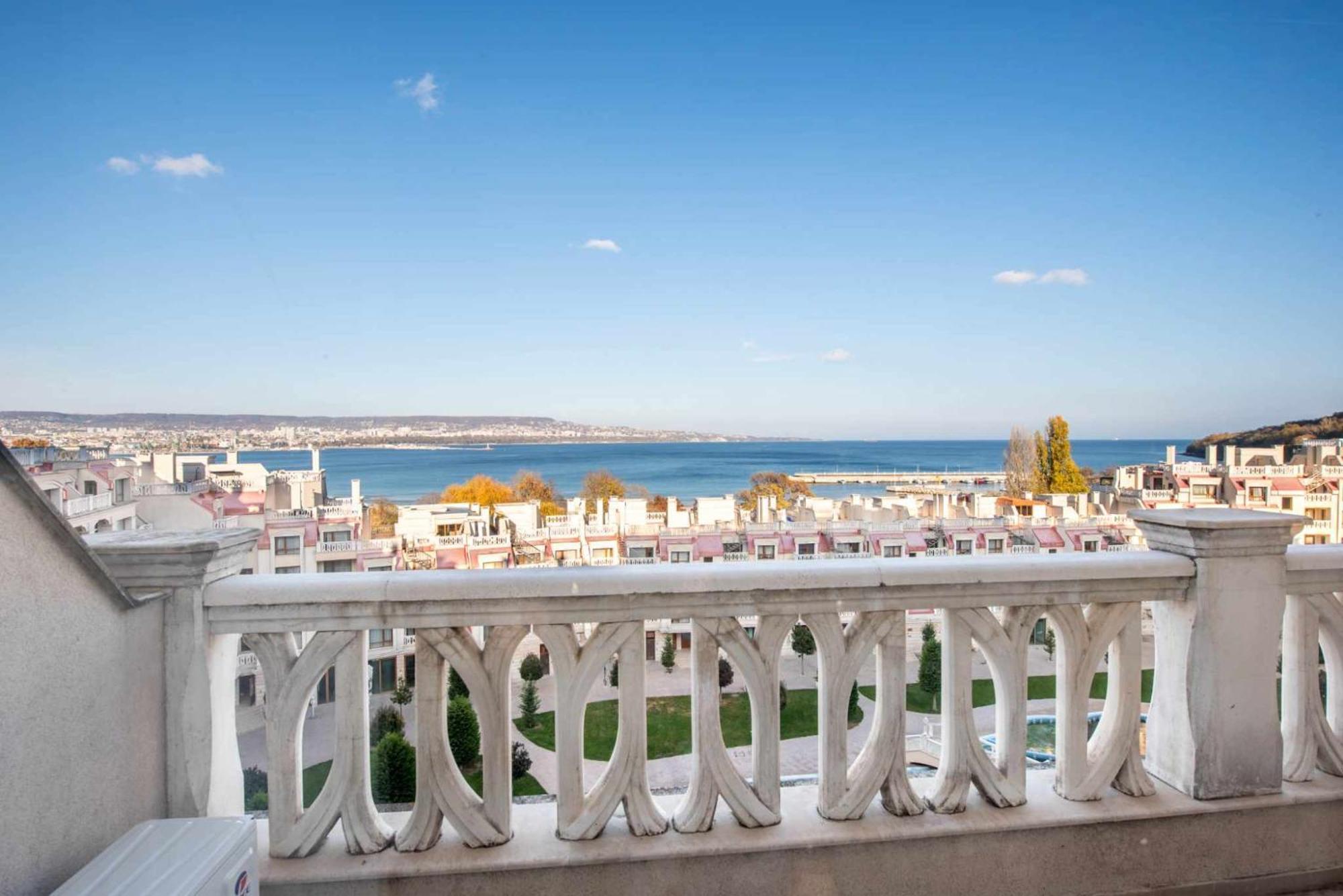 Azur Del Mar Seaview Apartment Varna Ngoại thất bức ảnh